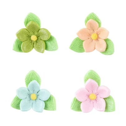 Fiori di zucchero pronti colorati con foglioline