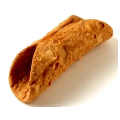 Grandes coques de cannoli siciliens prêtes à garnir